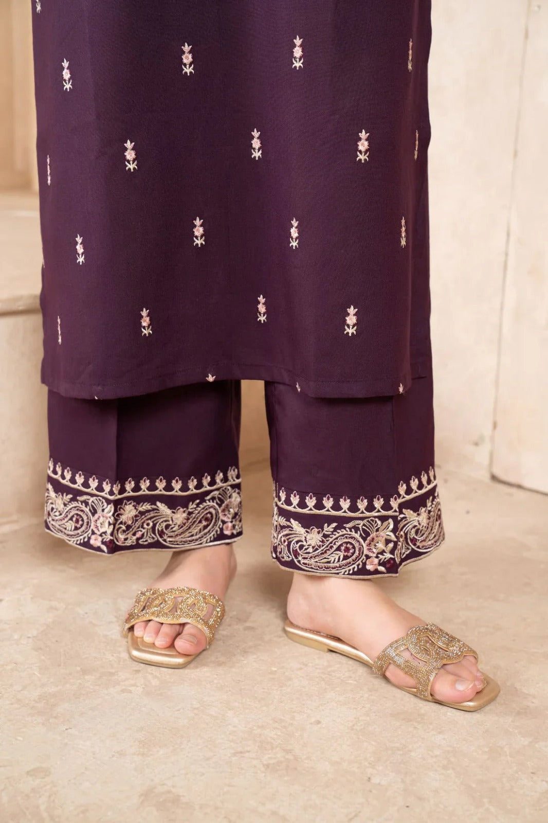 NAAZ  EMBROIDERY 2PC