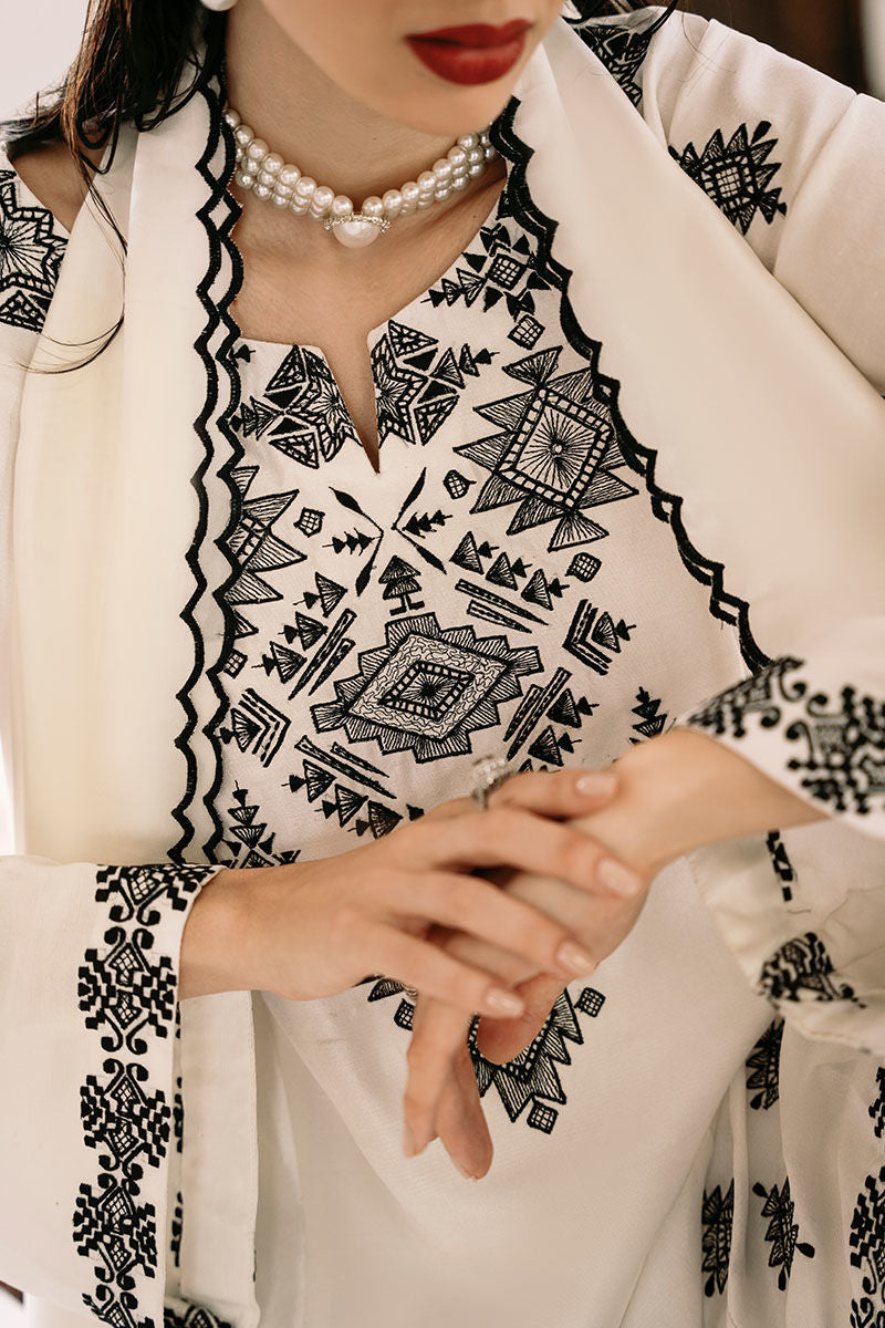 SNOW EMBROIDERED 3PC