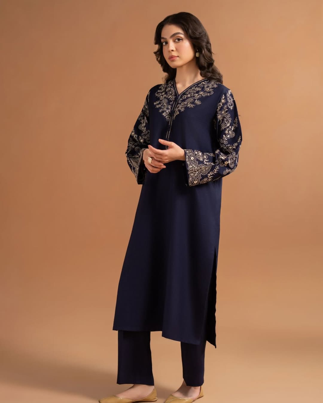 BERRY EMBROIDED 2 PC