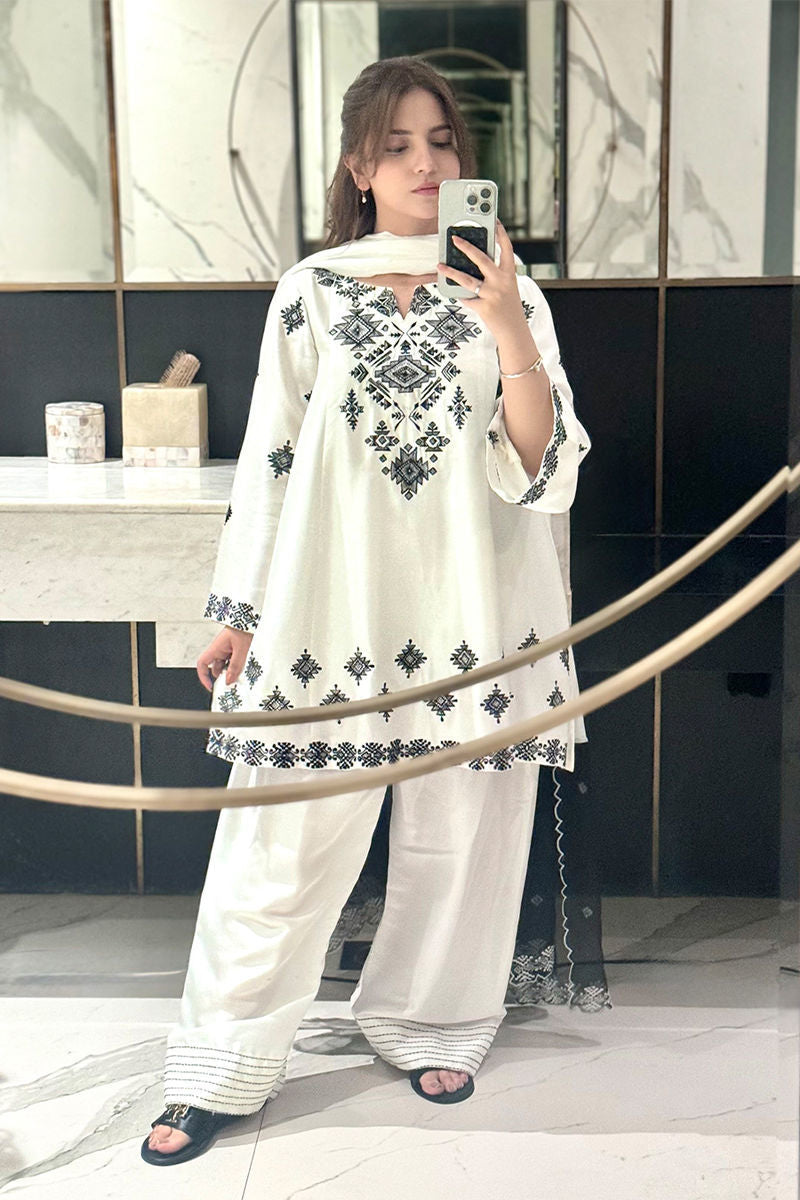 SNOW EMBROIDERED 3PC