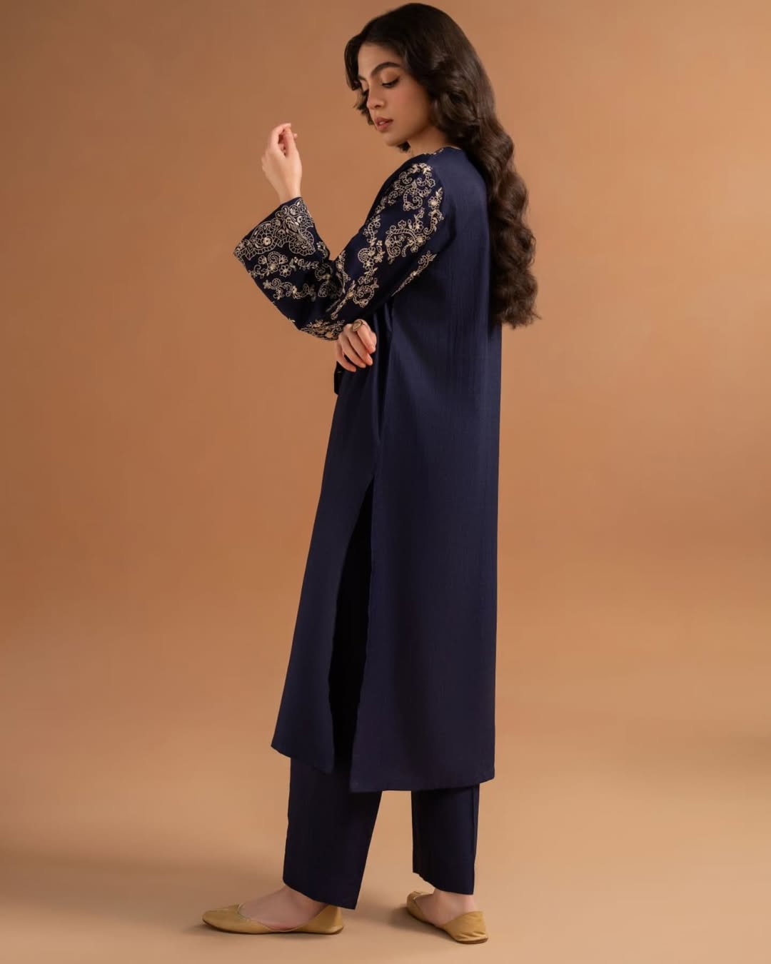 BERRY EMBROIDED 2 PC